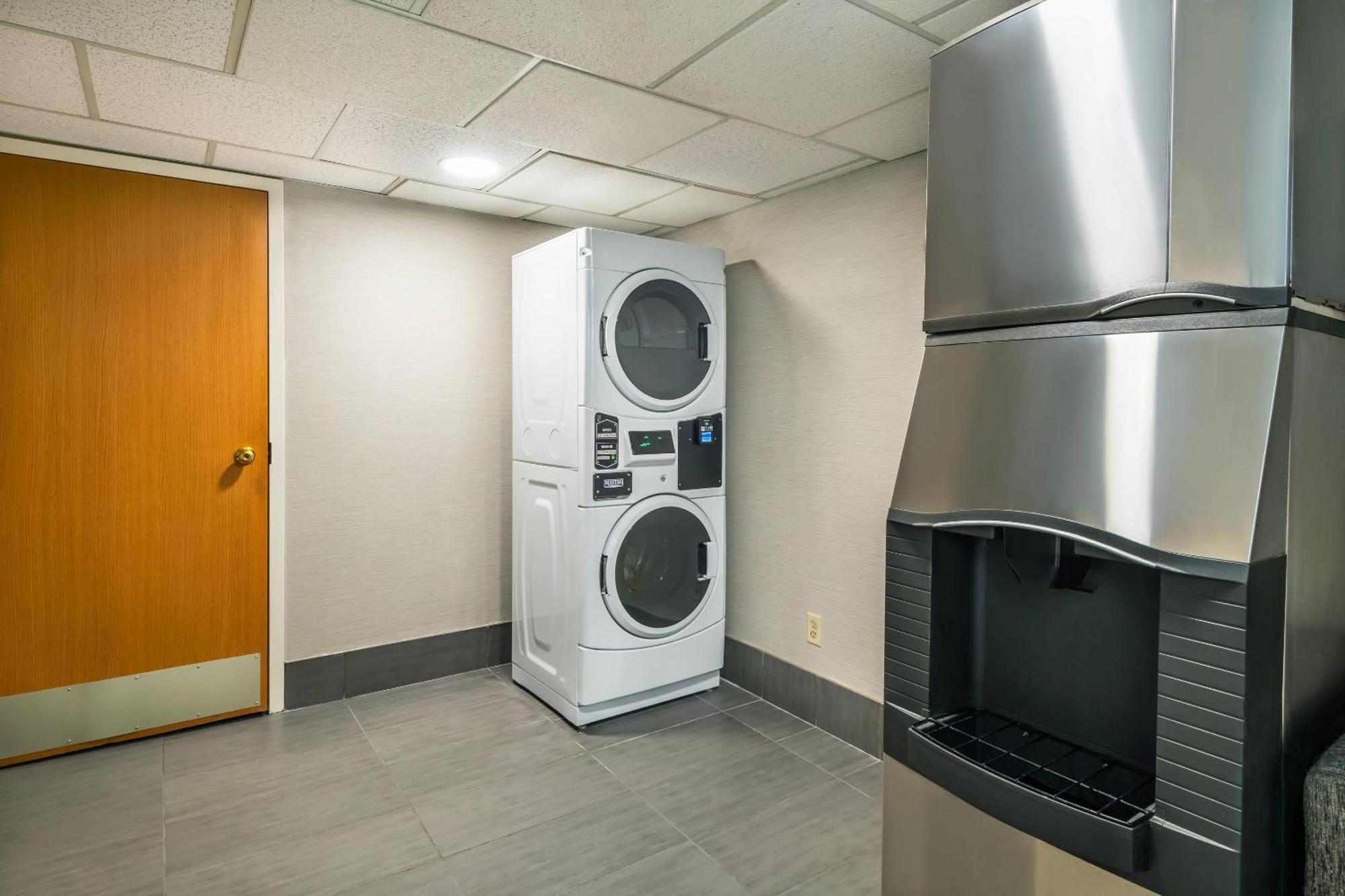 Comfort Inn Gatineau Bagian luar foto