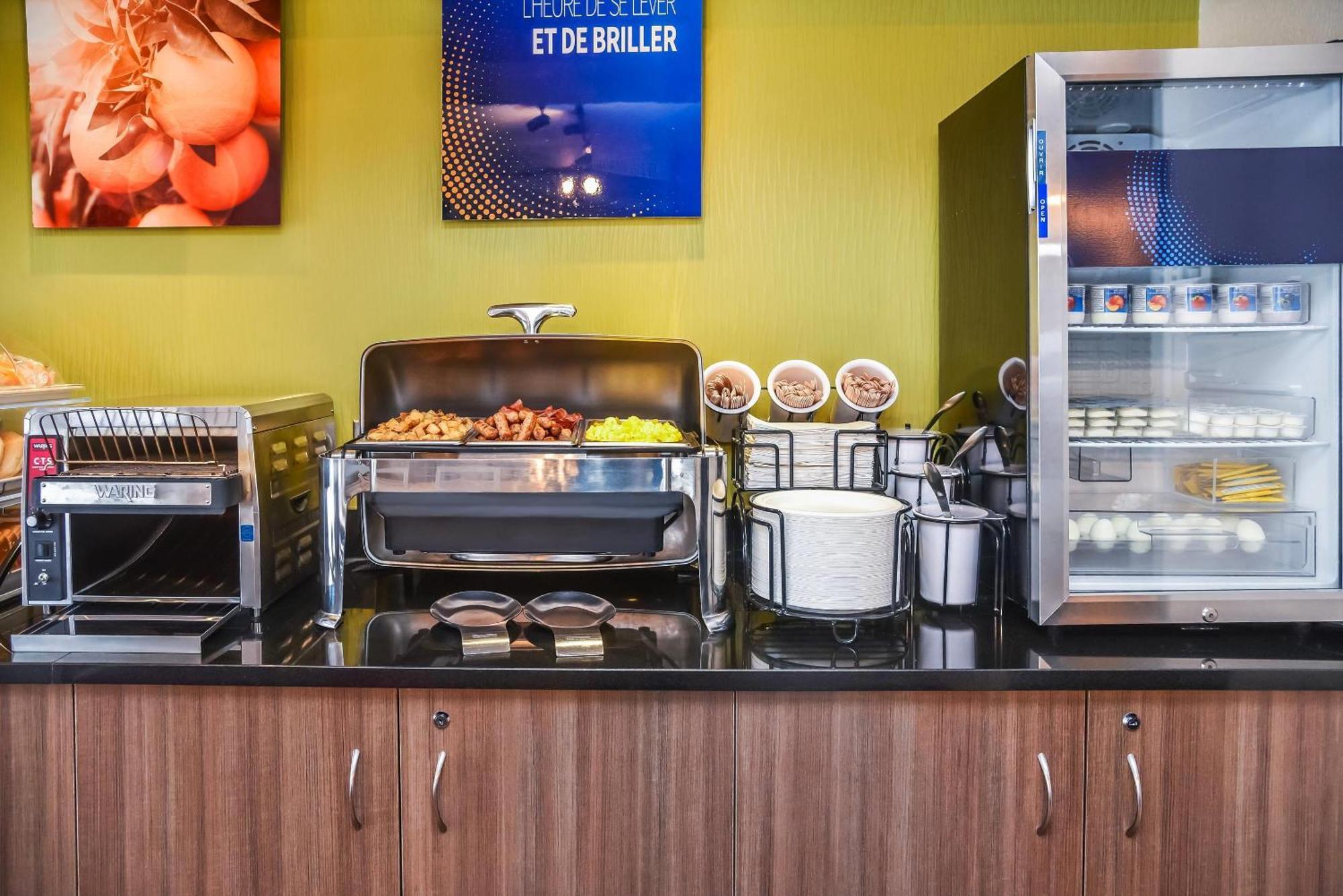 Comfort Inn Gatineau Bagian luar foto