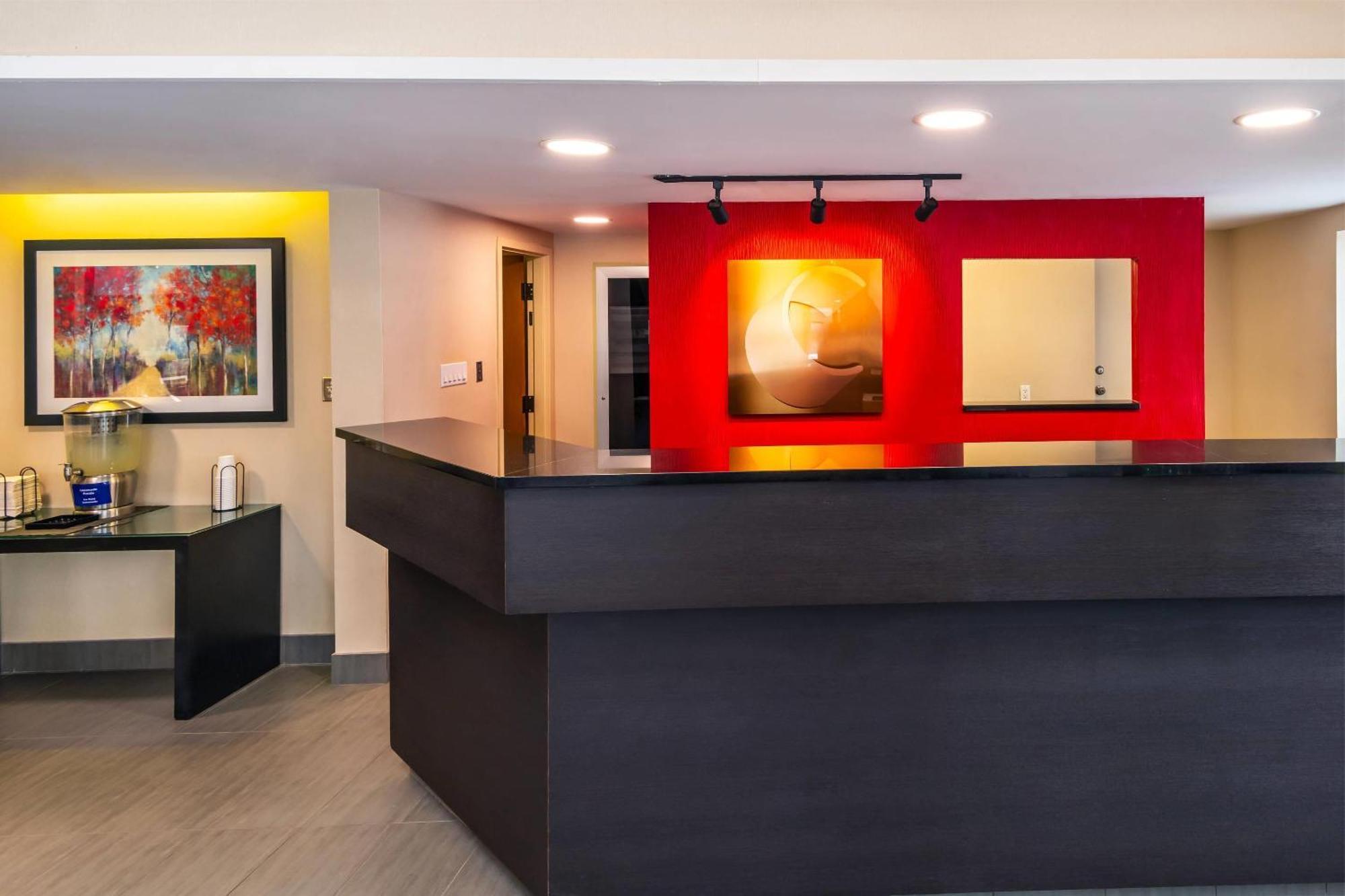 Comfort Inn Gatineau Bagian luar foto